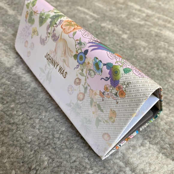 Johnny Was Glass Case - Picture 4 of 7